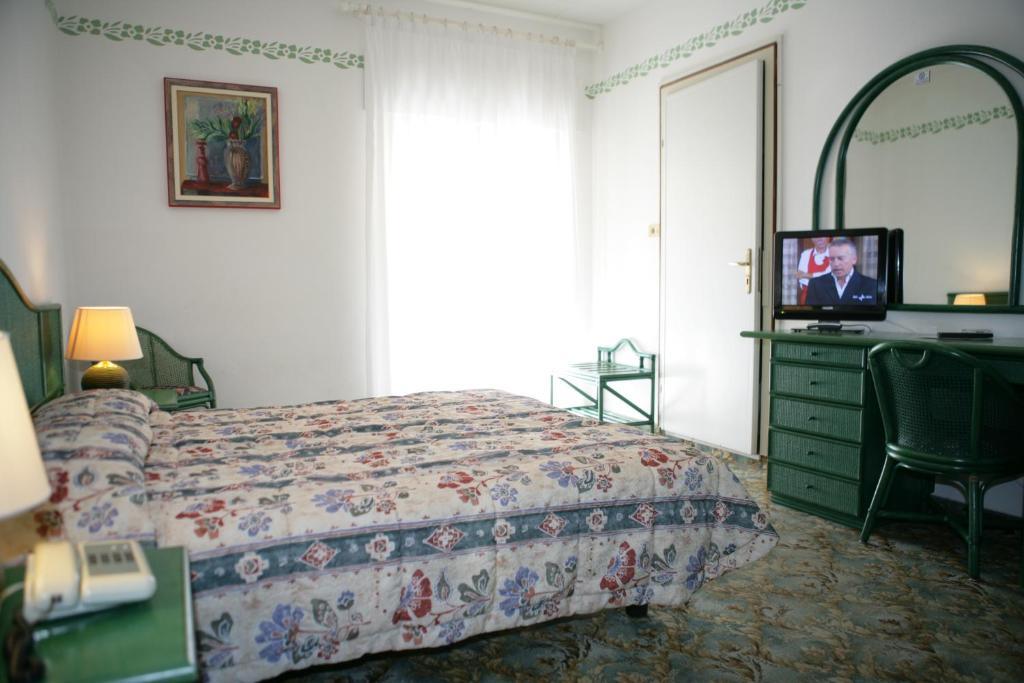 Hotel Diana غرادو الغرفة الصورة