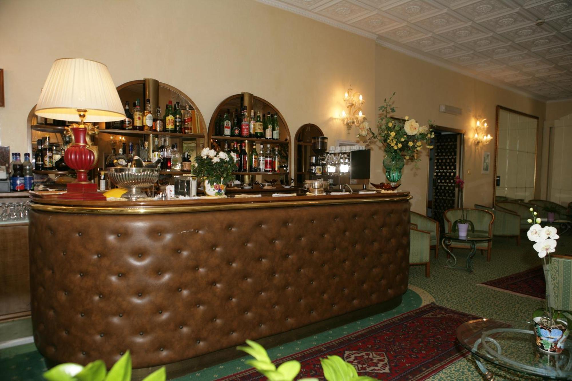 Hotel Diana غرادو المظهر الخارجي الصورة