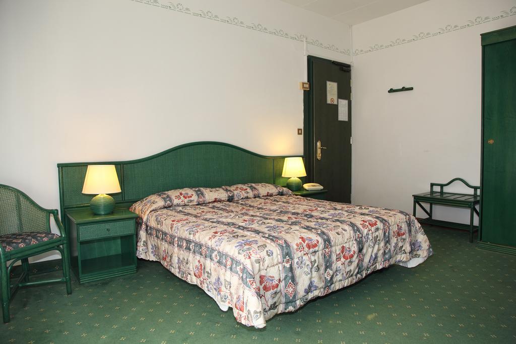 Hotel Diana غرادو المظهر الخارجي الصورة